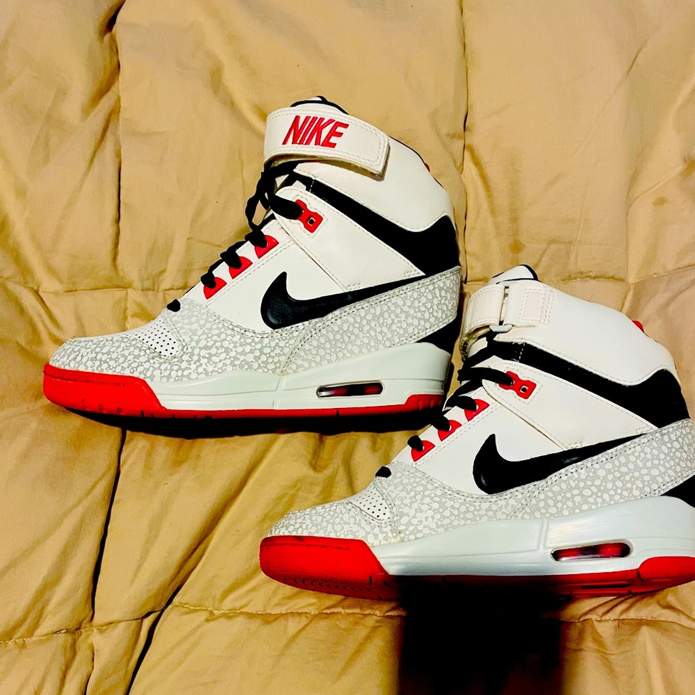 Nike high top size 7